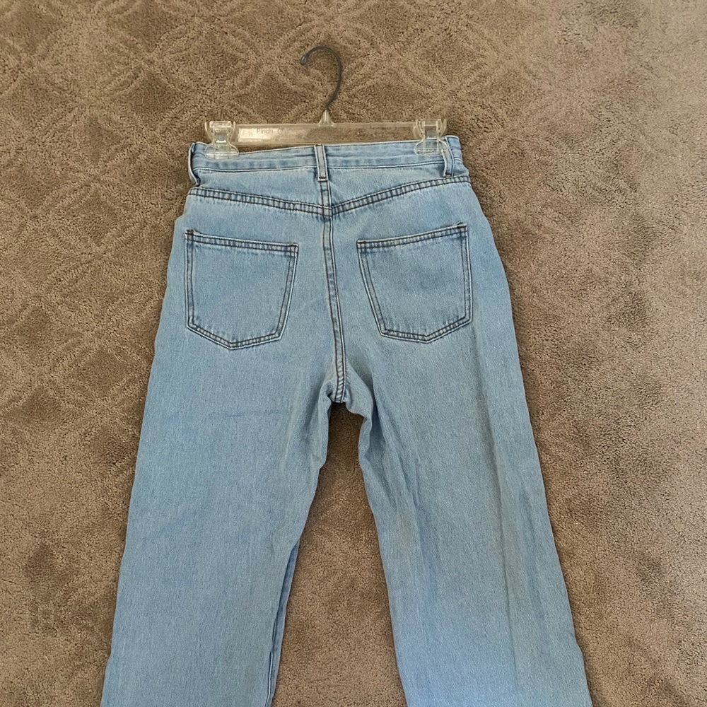 Flared jeans . - Picture 2 of 4